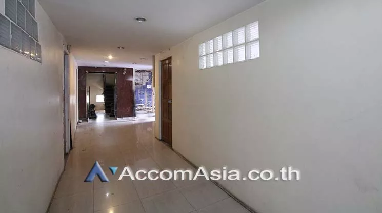  1  Office Space For Rent in ploenchit ,Bangkok BTS Ploenchit AA18663